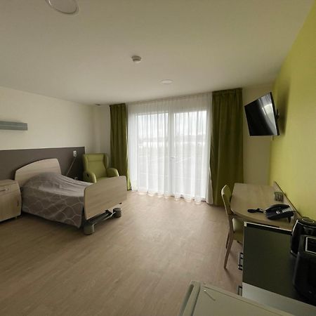 Relais Les Rives Du Lac Coulonges-sur-Sarthe 外观 照片