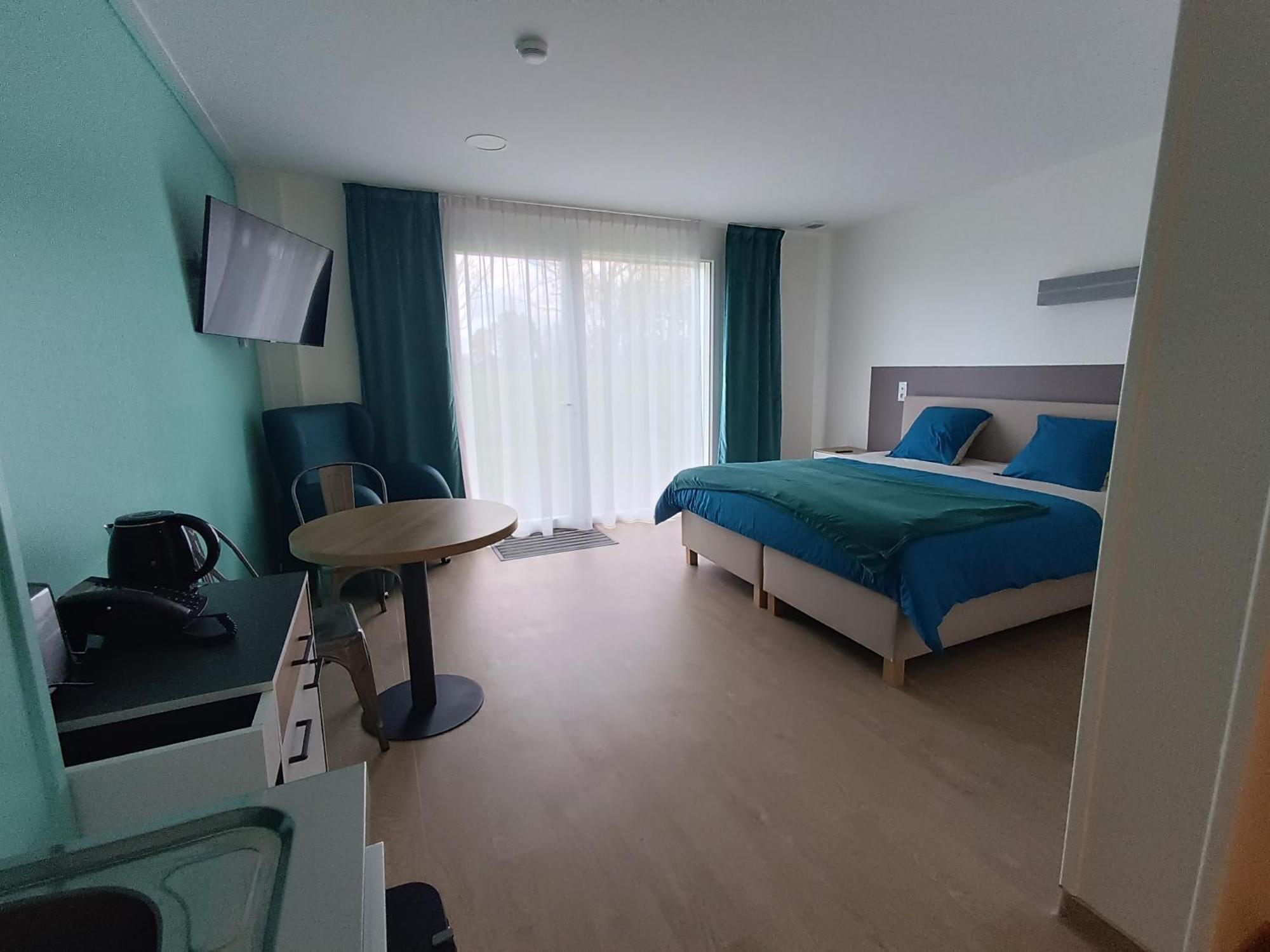 Relais Les Rives Du Lac Coulonges-sur-Sarthe 外观 照片